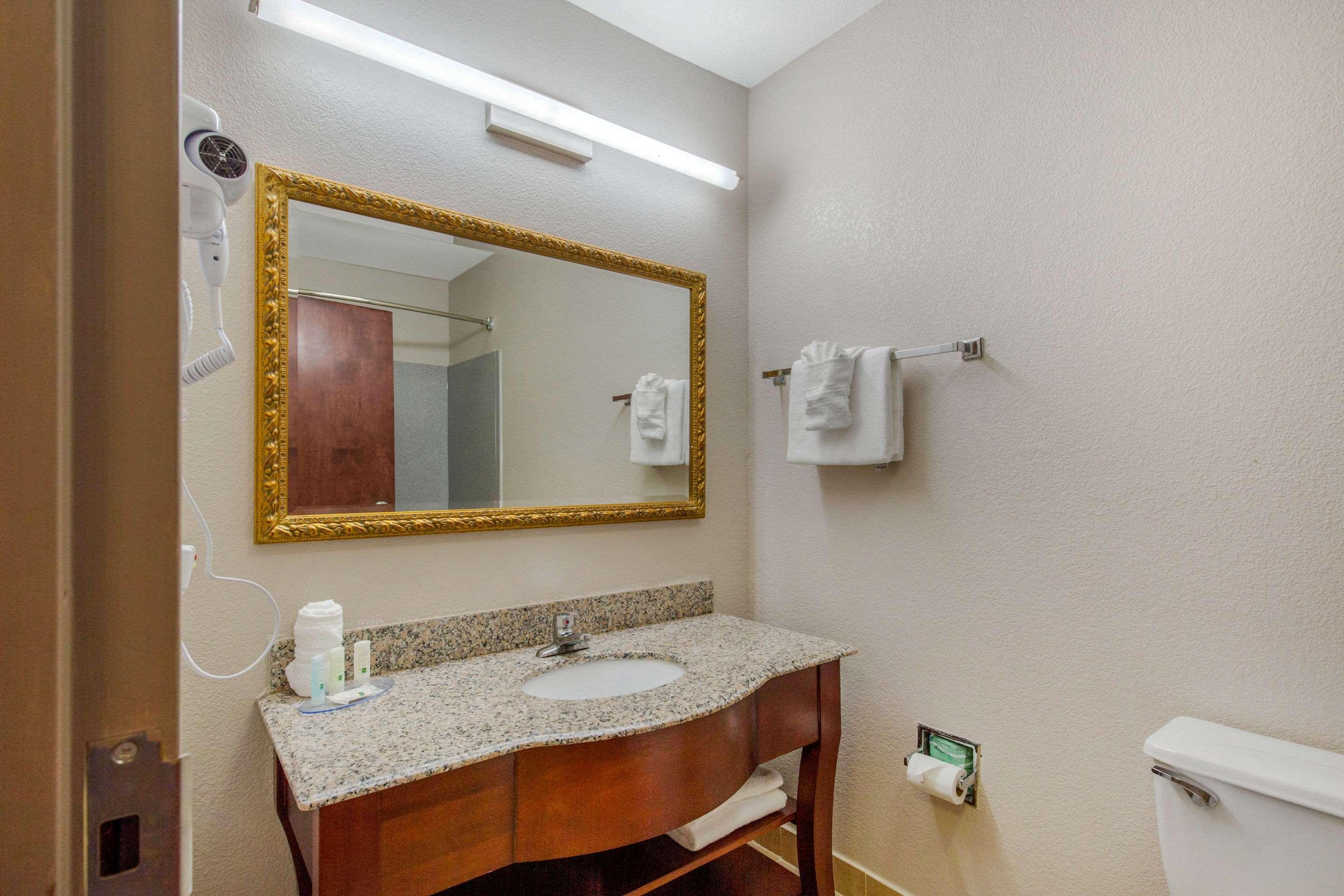 Quality Inn And Suites Port Arthur Nederland Exterior foto